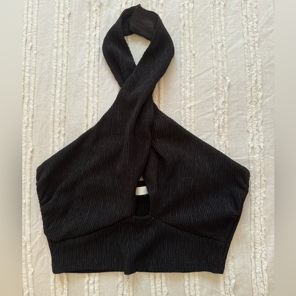 H&M criss-cross black crop top size small. Perfect going out top!